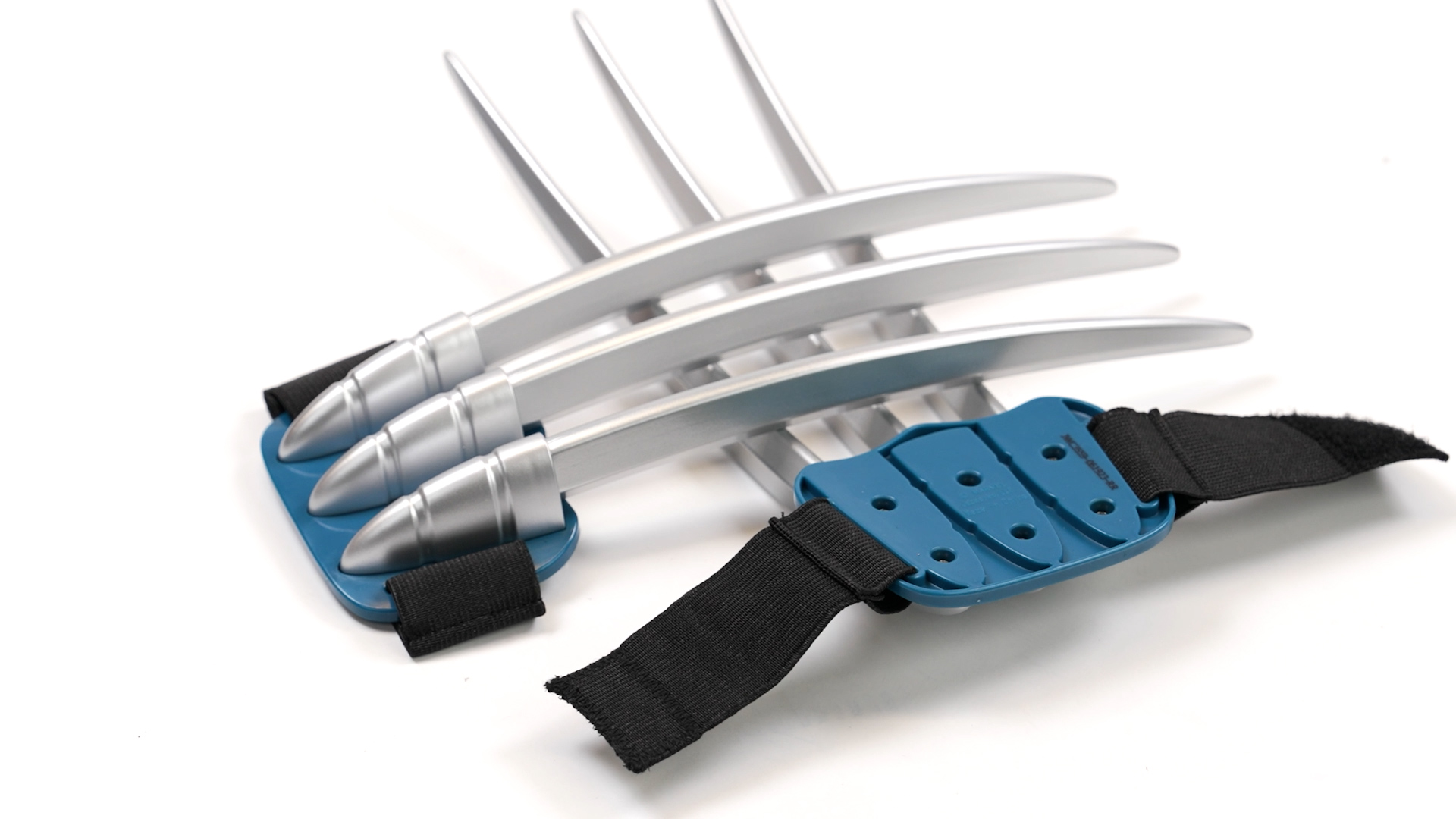 JWC2862 Wolverine Claws Callout Action